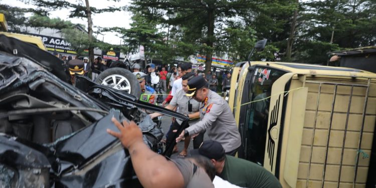 9 Kendaraan Terlibat Kecelakaan Beruntun di Sibolangit, 12 Korban, Kapolrestabes Medan Gerak Cepat