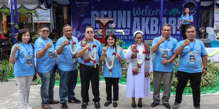 Pulang ke Almamater, Wali Kota Wesly Ajak Alumni Bersatu Bangun SMP Cinta Rakyat 1 dan Perkuat Kemajuan Pematangsiantar Pulang ke Almamater, Wali Kota Wesly Ajak Alumni Bersatu Bangun SMP Cinta Rakyat 1 dan Perkuat Kemajuan Pematangsiantar