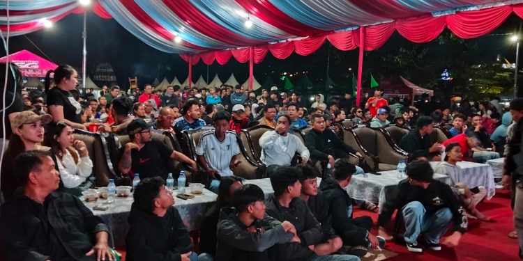 Dandim 0207/Simalungun Pimpin Penutupan Festival Rakyat, Nobar Final Piala Dunia 2026 Pecah Dihadiri 1.500 Penonton Dandim 0207/Simalungun Pimpin Penutupan Festival Rakyat, Nobar Final Piala Dunia 2026 Pecah Dihadiri 1.500 Penonton