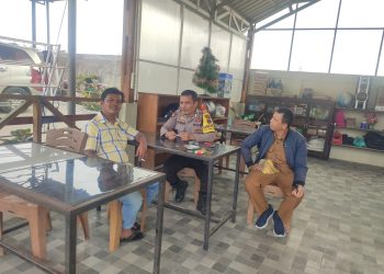 Respon Cepat Keluhan Warga, Bhabinkamtibmas Polsek Siantar Martoba Mediasi Pengelolaan Limbah Usaha Pakan Ternak