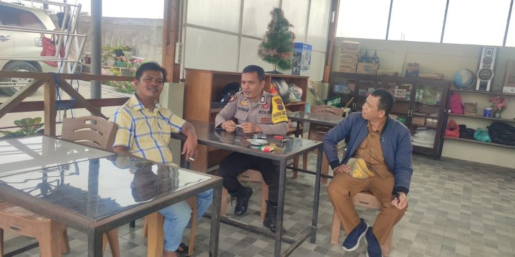 Respon Cepat Keluhan Warga, Bhabinkamtibmas Polsek Siantar Martoba Mediasi Pengelolaan Limbah Usaha Pakan Ternak