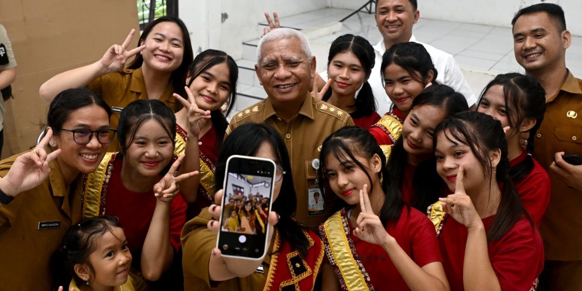 Wagub Sumut Dengarkan Mimpi Anak-anak Nias, Dorong Revitalisasi UPTD Pelayanan Sosial Anak Gunungsitoli Wagub Sumut Dengarkan Mimpi Anak-anak Nias, Dorong Revitalisasi UPTD Pelayanan Sosial Anak Gunungsitoli