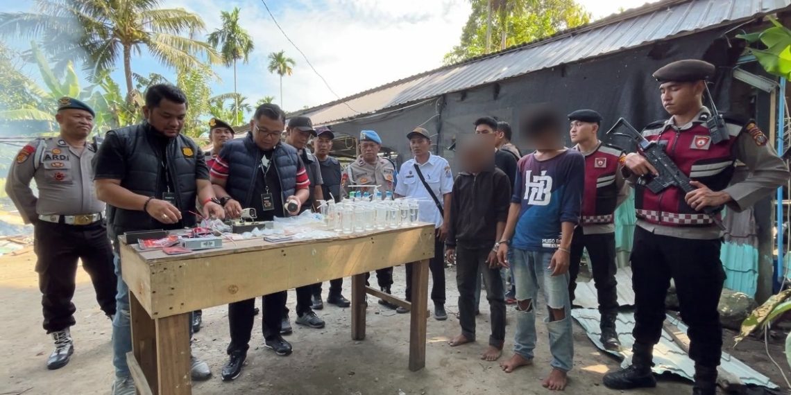 Belasan CCTV Dipasang untuk Pantau Polisi, Sarang Narkoba di Mencirim Tetap Digerebek Belasan CCTV Dipasang untuk Pantau Polisi, Sarang Narkoba di Mencirim Tetap Digerebek