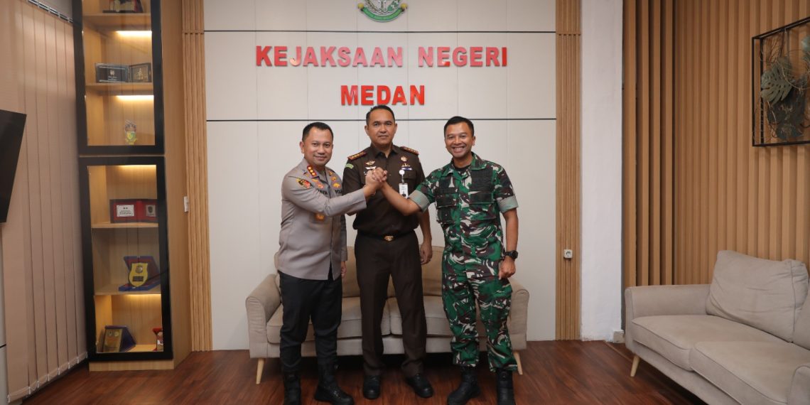 Sinergi Forkopimda Makin Solid, Kapolrestabes Medan dan Dandim 0201/Medan Sambangi Kejari Medan Perkuat Penegakan Hukum
