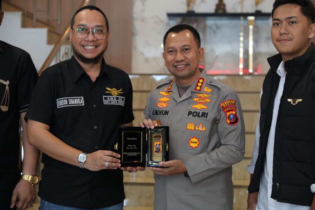 Lukisan Sisingamangaraja XII Jadi Simbol Sinergi dalam Audiensi DPC AMS XII dengan Kapolrestabes Medan