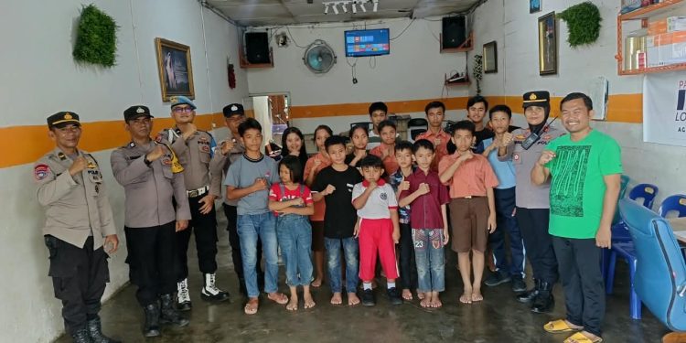Kapolsek Siantar Utara Sambangi Panti Asuhan Grace, Perkuat Pesan Kamtibmas Kapolsek Siantar Utara Sambangi Panti Asuhan Grace, Perkuat Pesan Kamtibmas