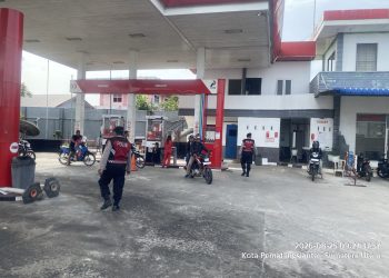 Patroli SPBU, Sat Samapta Polres Pematangsiantar Pastikan Pengisian BBM Aman dan Kondusif