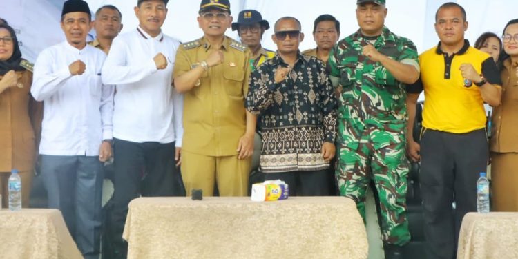 Dari Pelayanan Gratis hingga Janji Perbaikan Jalan, Bupati Anton Temui Warga Bandar Masilam