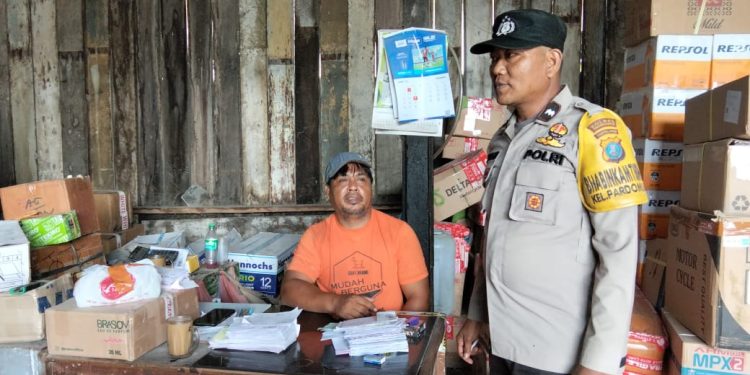 Sambangi Gudang Ekspedisi, Bhabinkamtibmas Polsek Siantar Timur Ingatkan Bahaya Kebakaran dan Ajak Warga Aktif Jaga Kamtibmas Sambangi Gudang Ekspedisi, Bhabinkamtibmas Polsek Siantar Timur Ingatkan Bahaya Kebakaran dan Ajak Warga Aktif Jaga Kamtibmas