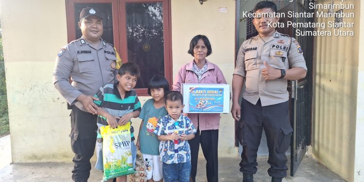 HUT Bhayangkara ke-80, Polsek Siantar Marihat Salurkan Bansos untuk Yatim Piatu dan Penyandang Disabilitas