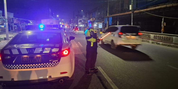 Kawal Lalu Lintas Malam, Satlantas Polres Pematangsiantar Intensifkan Blue Light Patrol