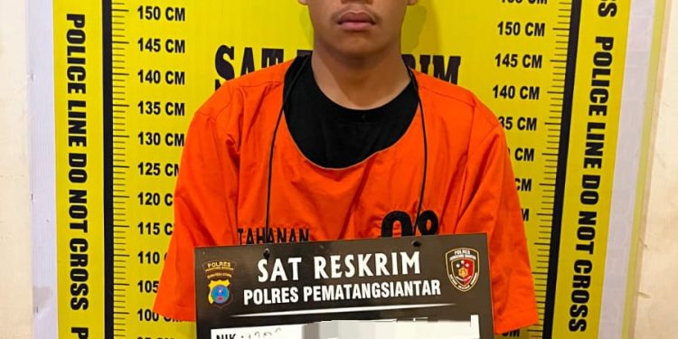 Tiga Hari Diburu, Jatanras Polres Pematangsiantar Ringkus Pelaku Curat yang Bobol Rumah Lansia Tiga Hari Diburu, Jatanras Polres Pematangsiantar Ringkus Pelaku Curat yang Bobol Rumah Lansia