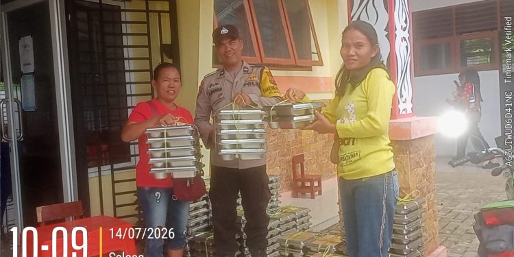 Kawal MBG untuk Ibu Hamil hingga Balita, Bhabinkamtibmas Polsek Siantar Marihat Turun Langsung ke Naga Huta Kawal MBG untuk Ibu Hamil hingga Balita, Bhabinkamtibmas Polsek Siantar Marihat Turun Langsung ke Naga Huta