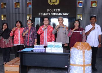 Perkuat Perang Melawan Narkoba, Wali Kota Pematangsiantar Serahkan Alat Tes Urine ke Kapolres