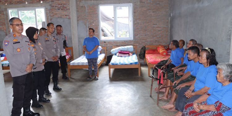 Polri Peduli Lansia, Polres Pematangsiantar Sambangi Panti Jompo dan Salurkan Bansos Polri Peduli Lansia, Polres Pematangsiantar Sambangi Panti Jompo dan Salurkan Bansos