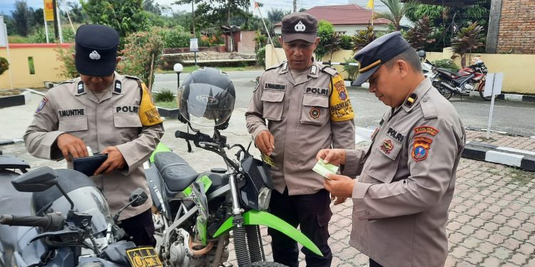 Benahi Kinerja Bhabinkamtibmas, Satbinmas Polres Pematangsiantar Supervisi Dua Polsek Benahi Kinerja Bhabinkamtibmas, Satbinmas Polres Pematangsiantar Supervisi Dua Polsek