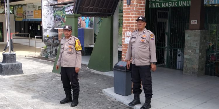 Pastikan Warga Nyaman di Ruang Publik, Polsek Siantar Barat Intensifkan Patroli Objek Vital Pastikan Warga Nyaman di Ruang Publik, Polsek Siantar Barat Intensifkan Patroli Objek Vital