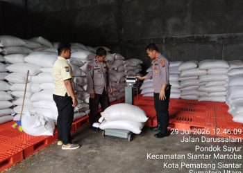 10 Ton Jagung Petani Diserap Bulog, Kapolsek Siantar Timur Turun Langsung Kawal Penjualan