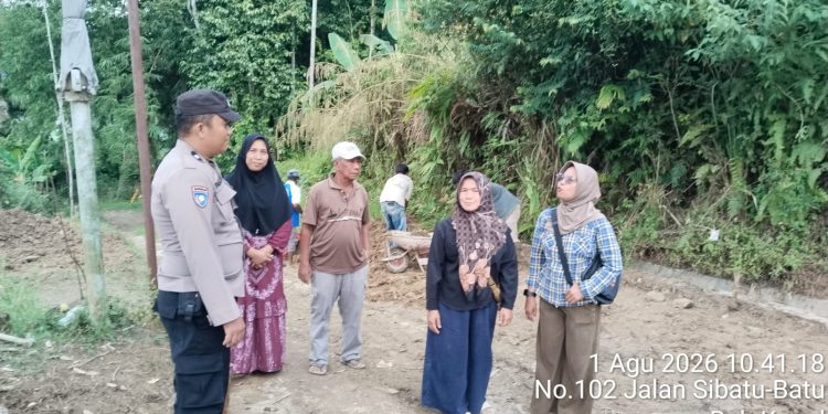 Bhabinkamtibmas Polsek Siantar Martoba Dekatkan Polri dengan Warga, Sambangi Pokmas Sapangambei Manoktok Hitei Bhabinkamtibmas Polsek Siantar Martoba Dekatkan Polri dengan Warga, Sambangi Pokmas Sapangambei Manoktok Hitei