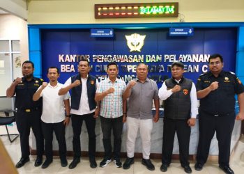 Sat Reskrim Polres Pematangsiantar Limpahkan 4.800 Bungkus Rokok Ilegal dan Dua Terduga Pelaku ke Bea Cukai