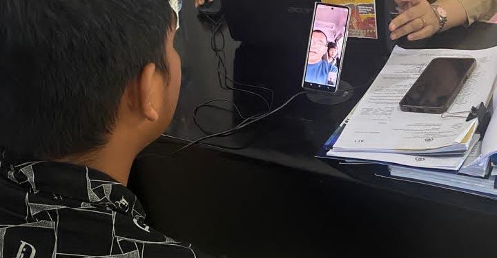Diduga Edarkan Sabu, seorang laki-laki Ditangkap di Rumah Kosong, Polisi Sita Timbangan Digital dan Puluhan Plastik Klip Diduga Edarkan Sabu, seorang laki-laki Ditangkap di Rumah Kosong, Polisi Sita Timbangan Digital dan Puluhan Plastik Klip