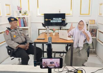 Bukan Sekadar Upacara, Wadanden Gegana Buka Ruang Dialog dengan Pelajar Lewat Podcast di SMAS Dwitunggal