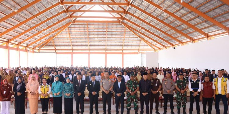 MPLS Sekolah Rakyat Tapsel Dibuka, Brimob Tegaskan Pendidikan dan Karakter Jadi Fondasi Generasi Emas MPLS Sekolah Rakyat Tapsel Dibuka, Brimob Tegaskan Pendidikan dan Karakter Jadi Fondasi Generasi Emas