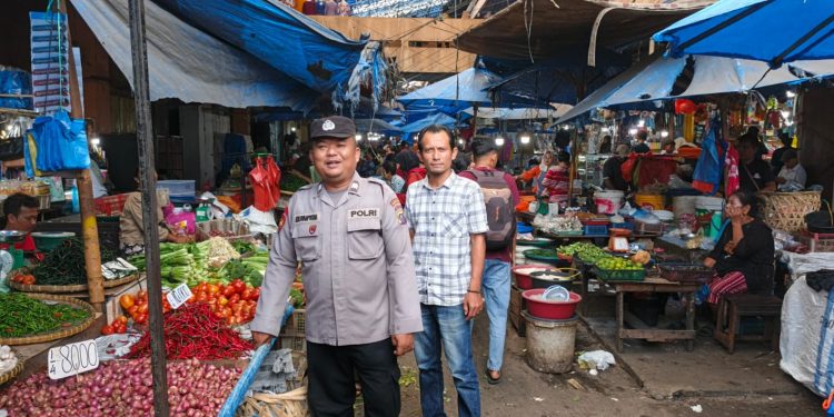 Patroli Jalan Kaki di Pasar Horas, Polsek Siantar Barat Perkuat Antisipasi 3C