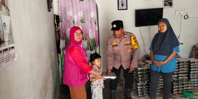 Polsek Siantar Martoba Kawal Distribusi 197 Paket MBG untuk Balita, Bumil dan Busui Polsek Siantar Martoba Kawal Distribusi 197 Paket MBG untuk Balita, Bumil dan Busui