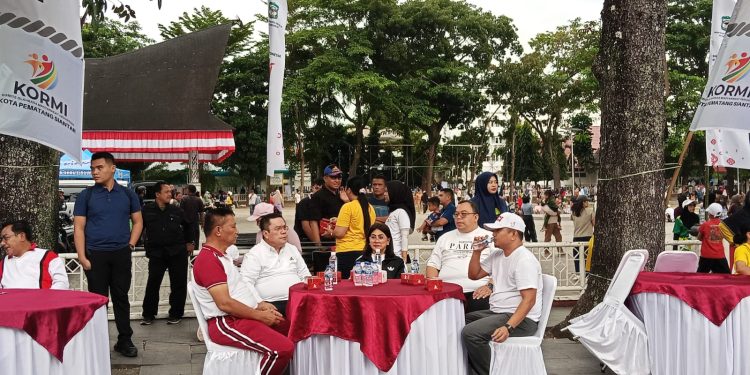 Meriahkan HUT ke-81 RI, Polres Pematangsiantar Kawal Car Free Day Merah Putih