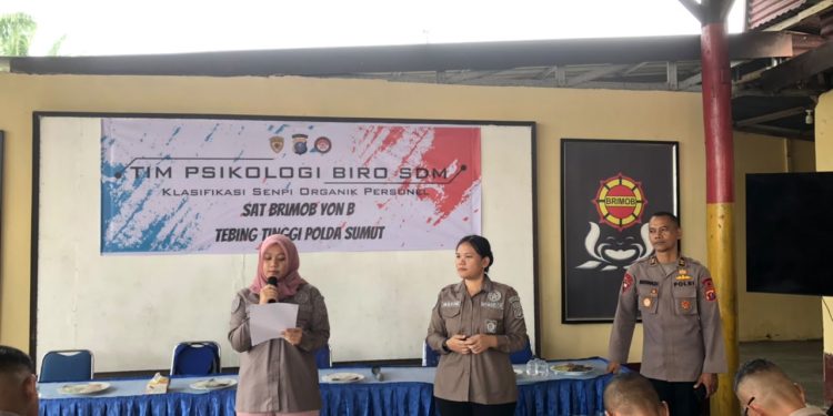 Senpi Bukan Amanah Sembarangan, Brimob Batalyon B Tes Mental dan Emosi Personel di Tebing Tinggi Senpi Bukan Amanah Sembarangan, Brimob Batalyon B Tes Mental dan Emosi Personel di Tebing Tinggi