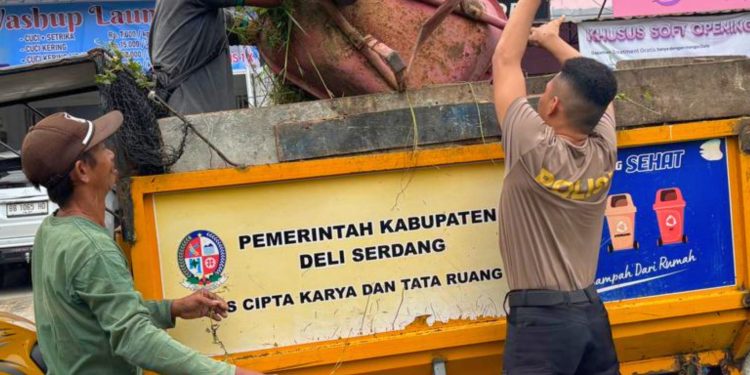 Bukan Sekadar Bersih-Bersih, Brimob dan Forkopimcam Rawat Jejak Perjuangan di TMP Tanjung Morawa