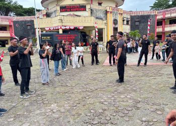 Brimob Nias Bawa Semangat Kemerdekaan ke Tengah Anak-Anak, Lomba 17 Agustus Penuh Keceriaan