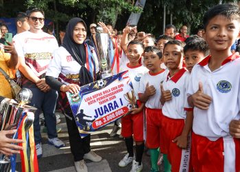 Semarak Merah Putih di CFD Pematangsiantar, Wesly Serahkan Hadiah Fun Run 8,1K dan Pekan Olahraga