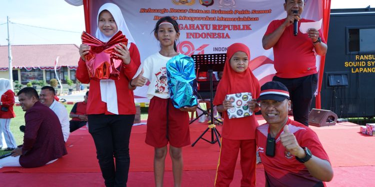 Brimob Sumut Kobarkan Semangat Kemerdekaan, Lomba Tradisional dan Senam Bersama Meriahkan Mako Brimob Sumut Kobarkan Semangat Kemerdekaan, Lomba Tradisional dan Senam Bersama Meriahkan Mako