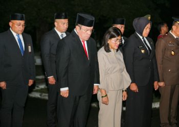 Di Bawah Cahaya Obor, Forkopimda Pematangsiantar dan Simalungun Khidmat Kenang Jasa Pahlawan