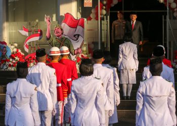 Kajari Erwin Purba Pimpin Penurunan Sang Merah Putih, Paskibraka Pematangsiantar Tuntaskan Tugas dengan Khidmat