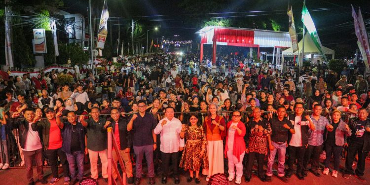 Konser Merah Putih Pematangsiantar Meriah, Wesly Ajak Generasi Muda Jadikan Semangat Kemerdekaan Energi Pembangunan Konser Merah Putih Pematangsiantar Meriah, Wesly Ajak Generasi Muda Jadikan Semangat Kemerdekaan Energi Pembangunan
