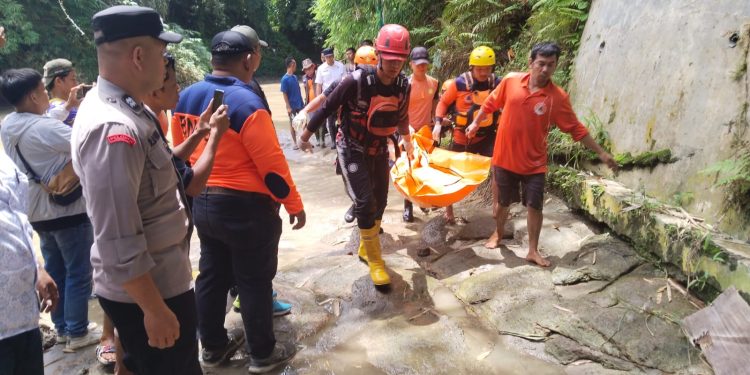 Tiga Hari Pencarian, Jasad Bocah 8 Tahun Ditemukan di Sekitar Jembatan Sigagak