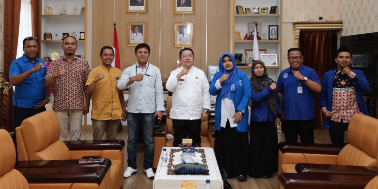 Wali Kota Wesly Silalahi Buka Peluang Kolaborasi dengan FAI UMA, Beasiswa untuk Pelajar Berprestasi Jadi Sorotan Wali Kota Wesly Silalahi Buka Peluang Kolaborasi dengan FAI UMA, Beasiswa untuk Pelajar Berprestasi Jadi Sorotan