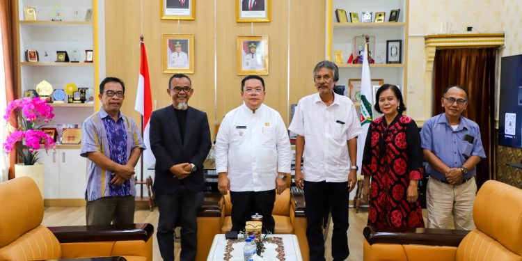 Wali Kota Wesly Silalahi Dukung Sudirman Cup 7 dan Pesta Olob-Olob GKPS, Perkuat Kolaborasi untuk Pematangsiantar Wali Kota Wesly Silalahi Dukung Sudirman Cup 7 dan Pesta Olob-Olob GKPS, Perkuat Kolaborasi untuk Pematangsiantar