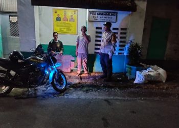 Jaga Kampung di Tengah Malam, Polsek Siantar Barat Sambangi Pos Kamling Lewat Program SALING