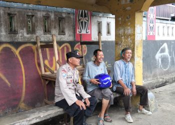 Bhabinkamtibmas Polsek Siantar Timur Sambangi Warga, Ajak Bersama Jaga Kamtibmas