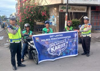Polantas Karib Sambangi Pengemudi Gojek, Edukasi Keselamatan di Jalan