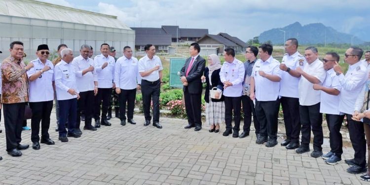 Dorong Pertanian Berbasis AI, Bupati Simalungun: Teknologi Harus Jadi Penggerak Ekonomi Daerah Dorong Pertanian Berbasis AI, Bupati Simalungun: Teknologi Harus Jadi Penggerak Ekonomi Daerah