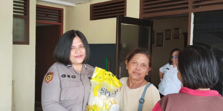 GPM Polsek Siantar Selatan Disambut Antusias, 100 Karung Beras SPHP Ludes Terjual