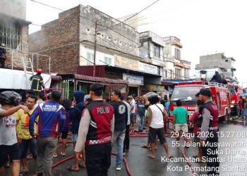 Api Mengamuk di Ruko Jalan Patuan Nagari, Polisi Bergerak Cepat Amankan Lokasi