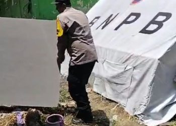 Tak Tinggal Diam! Polsek Siantar Barat Turun Tangan Bangun Rumah Warga Korban Angin Kencang