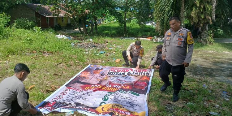Polsek Siantar Martoba Perkuat Pencegahan Karhutla, Spanduk Imbauan Dipasang di Jalan Rondahaim Polsek Siantar Martoba Perkuat Pencegahan Karhutla, Spanduk Imbauan Dipasang di Jalan Rondahaim