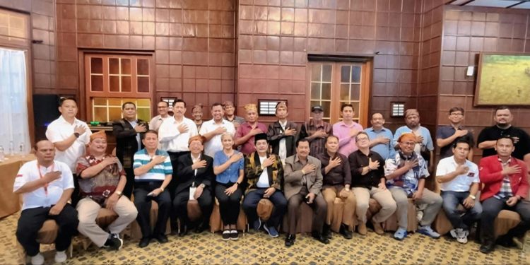 Kapolres Pematang Siantar Silaturahmi dengan Tokoh Adat Simalungun Kapolres Pematang Siantar Silaturahmi dengan Tokoh Adat Simalungun